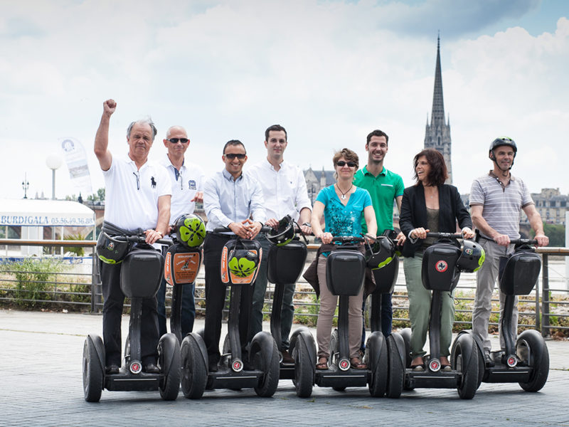 Groupe en segway sur les bords de la garonne